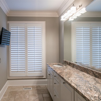 Remodeling Ideas to Make a Small Bathroom Seem Bigger