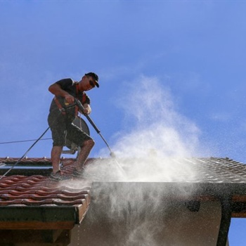 Your Roofing Guide to Successful Spring Cleaning