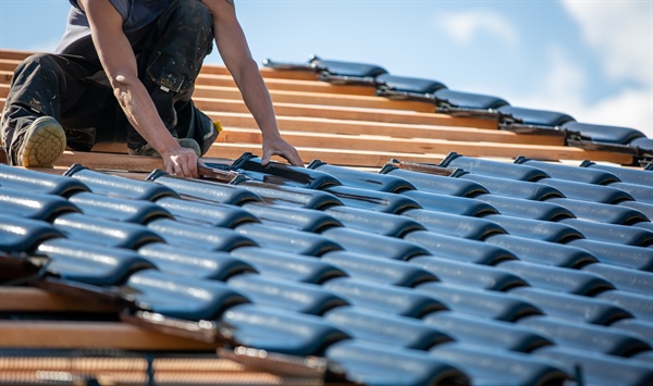 Best Time of Year to Replace Your Roof: Seasonal Advantages and Considerations