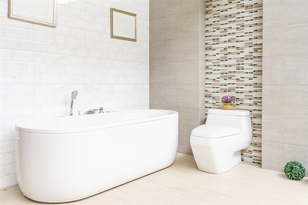 Best Flooring Options for Your Bathroom Remodel: Tile vs. Vinyl & More