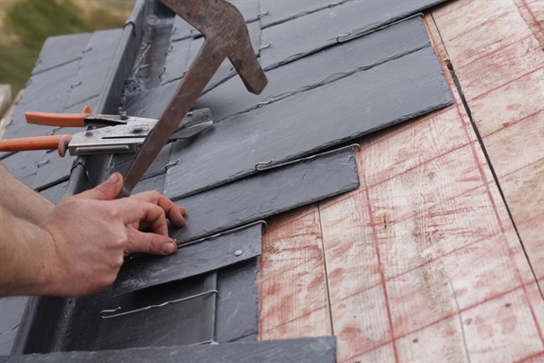 Best Practices for Maintaining a Slate Roof in Snow-Prone Areas